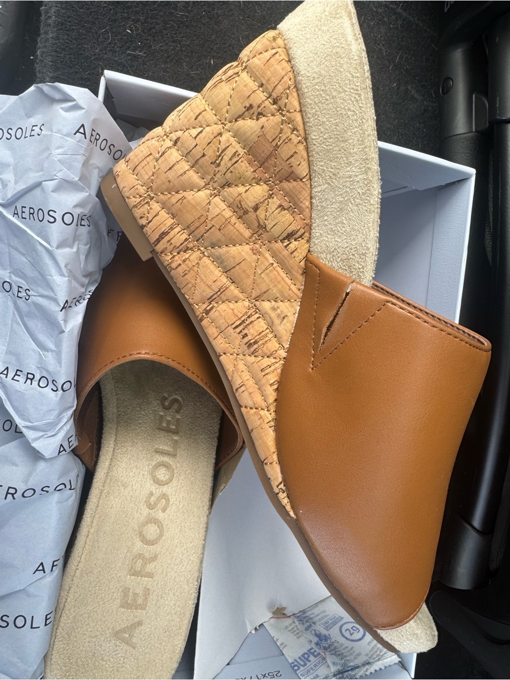 AEROSOLES White Shoe Box with Tan Label